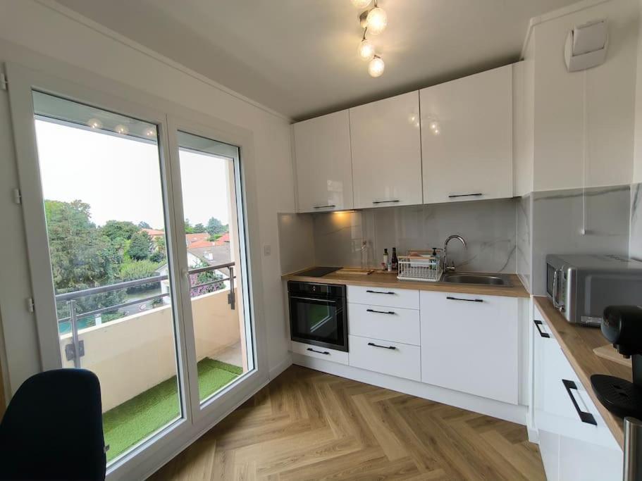 Agreable Chantilly Avec Balcon Et Parking Securise Appartement *